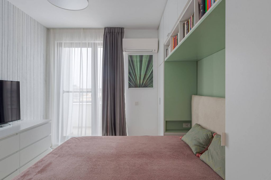 dormitor modern in culori pastelate