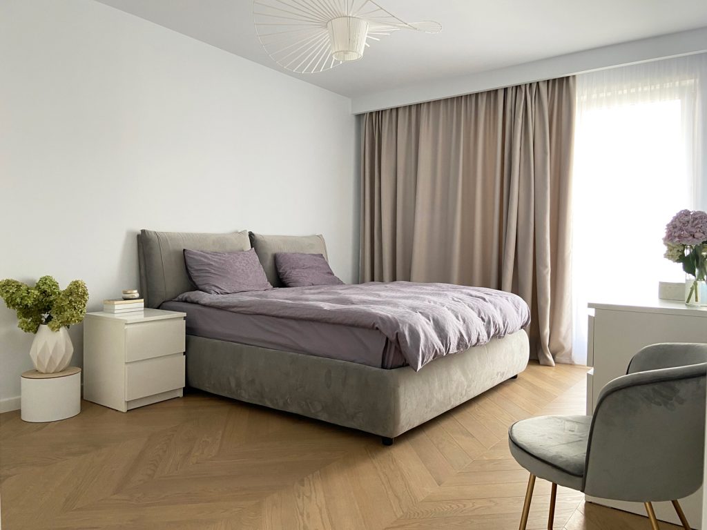 dormitor modern apartament de 2 camere