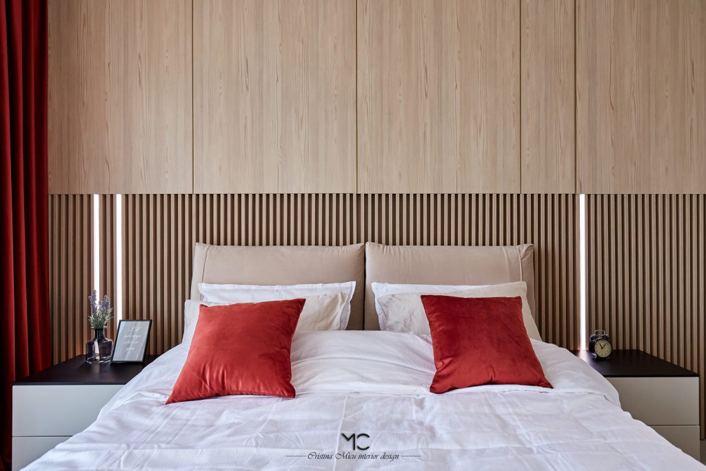 dormitor modern cu accente de rosu